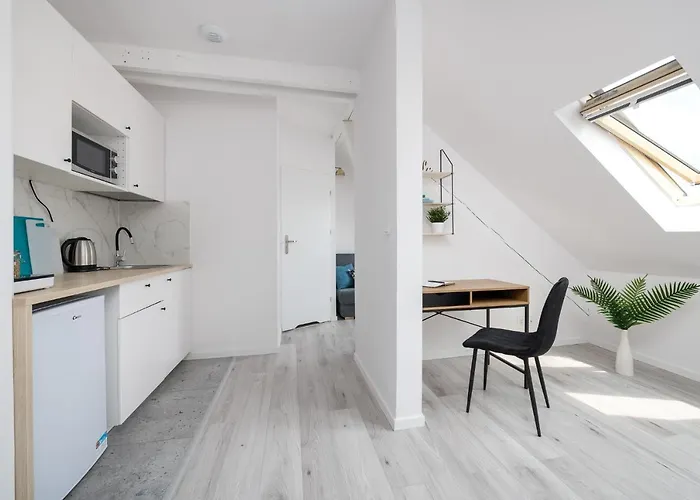 Comfortable 3City Studios In Gdynia By Noclegi Renters