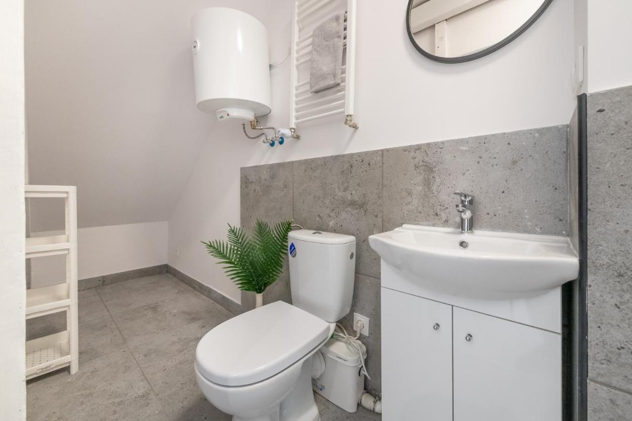 Comfortable 3city In By Renters