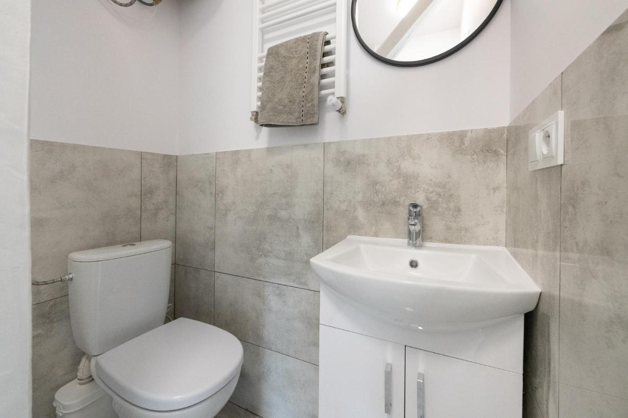 Comfortable 3city In By Renters Apartment